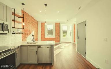 Main picture of 123 W Main St