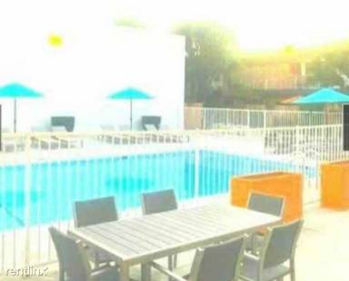 Main picture of 17938 Burbank Blvd