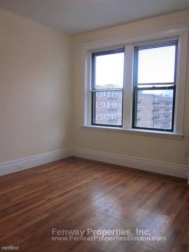 Main picture of 27 Park Dr