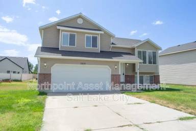 Main picture of 1639 W 600 N