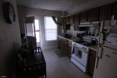 Main picture of 585 Washington St