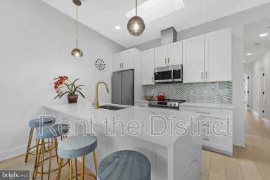 Main picture of 1368 Bryant St NE