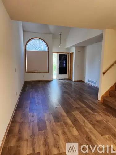Main picture of 1904 Hawthorne Pt