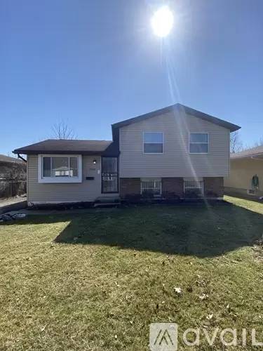 Main picture of 2599 Queenswood Ct