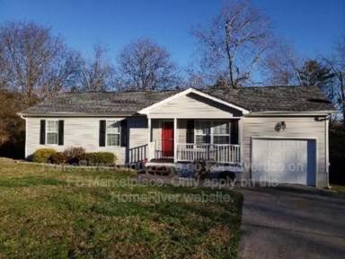 Main picture of 235 Dogwood Cir