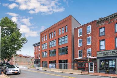 Main picture of 1238 Light St