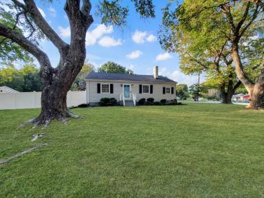 Main picture of 7 Bob White Ln