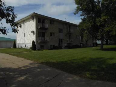 Main picture of 608 S Walnut St