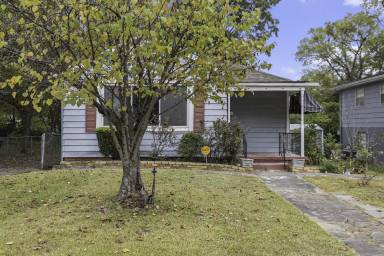 Main picture of 1317 19th Pl SW