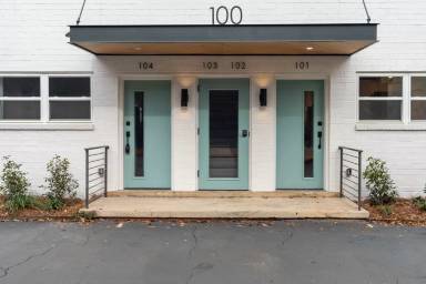 Main picture of 1200 14th Pl NE