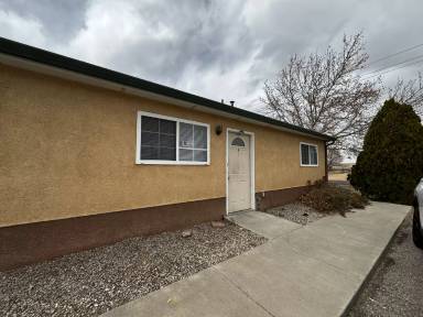 Main picture of 686 Tulip Rd SE