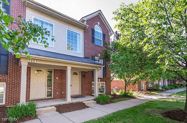 Main picture of 3071 Promenade Cir