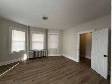 Main picture of 989 Capitol Ave