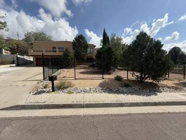 Main picture of 500 Oakwood Pl NE