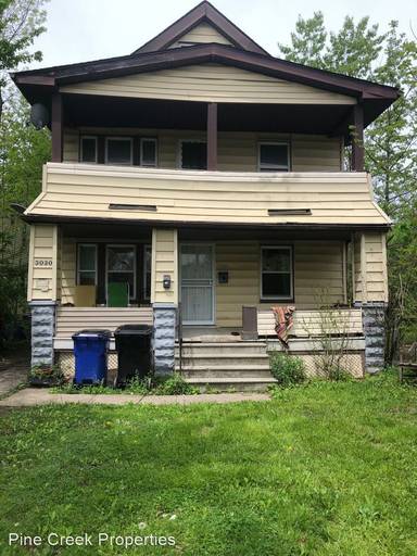 Main picture of 3030 E 128th St