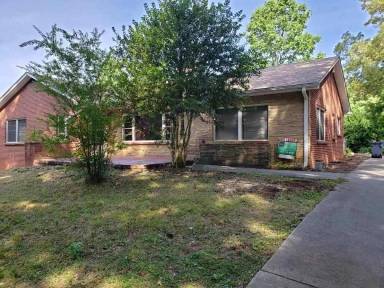 Main picture of 6201 Lonas Dr