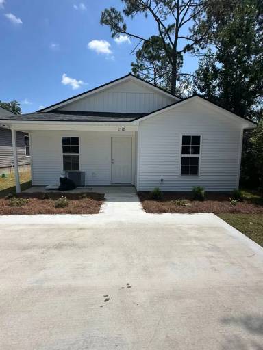 Main picture of 1528 Woodard St