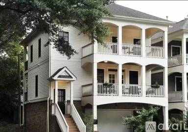 Main picture of 739 Saint Charles Ave NE