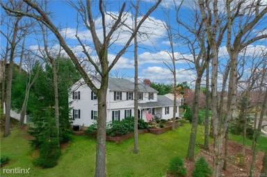 Main picture of 36 McIntosh Dr