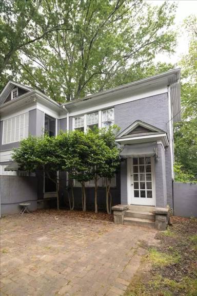 Main picture of 882 Charles Allen Dr NE