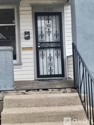 Main picture of 1120 S Center St