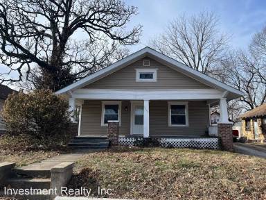 Main picture of 2247 N Prospect Ave