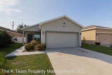 Main picture of 2905 Whispering Trails Dr