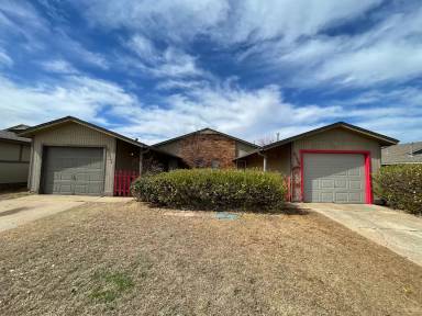 Main picture of 8229 S Klein Ave