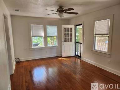 Main picture of 431 New York Ave