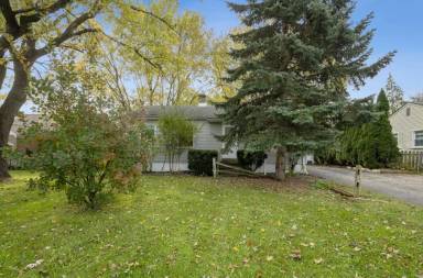Main picture of 2119 W 14 Mile Rd