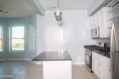 Main picture of 5108 S Calumet Ave