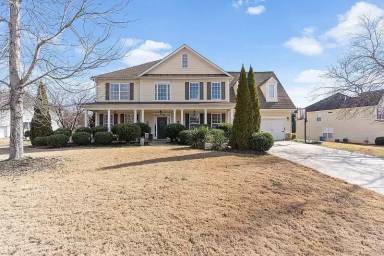 Main picture of 3210 E Gate Dr