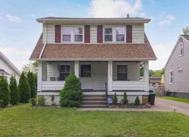 Main picture of 4027 W 210th St