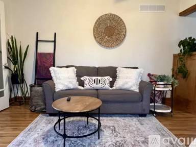 Main picture of 1504 E Main St
