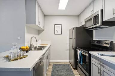 Main picture of San Regis Apartments