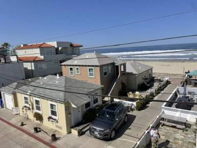 Main picture of 3829 Ocean Front Walk