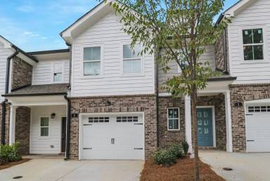Main picture of 15 Sprayberry Rd