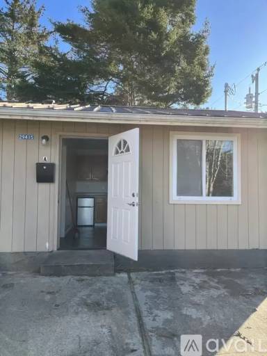Main picture of 29413 Russell St