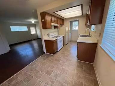 Main picture of 950 Pershing Ave