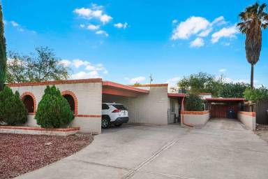 Main picture of 924 N Camino Seco