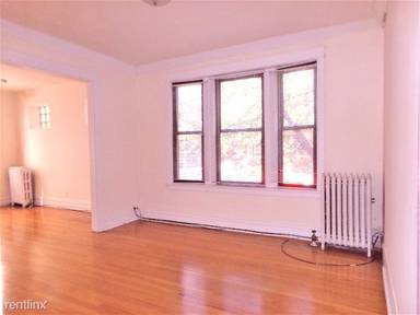 Main picture of 1314 W Waveland Ave