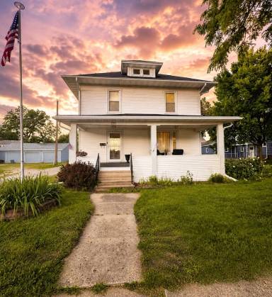 Main picture of 215 Marion St