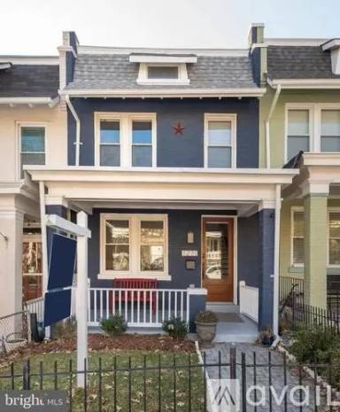 Main picture of 1271 Owen Pl NE