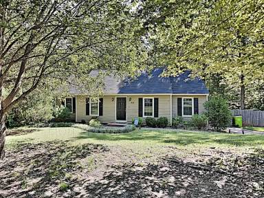 Main picture of 313 Southampton Dr