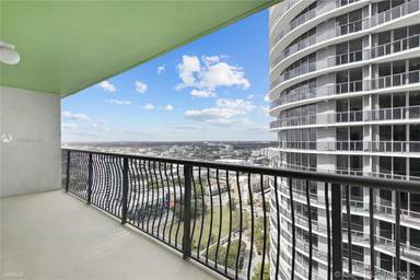 Main picture of Bay Parc