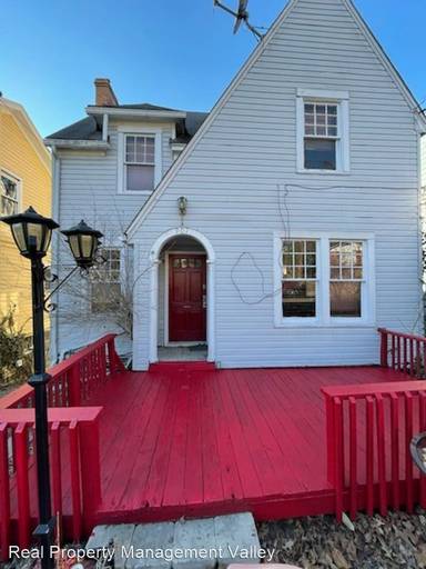 Main picture of 905 Somerset Dr