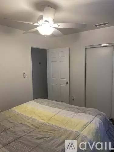 Main picture of 203 W 67th St