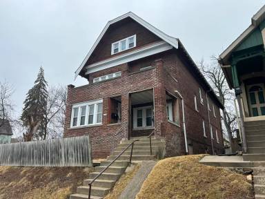 Main picture of 2539 N Holton St