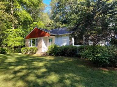 Main picture of 287 Mistuxet Ave