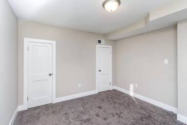 Main picture of 1006 Jefferson St